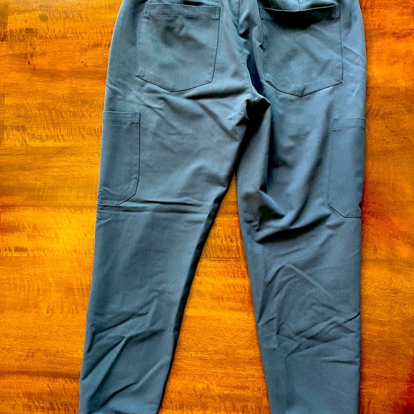 Mandala Scrubs SET (Top-XXS, Joggers- XS) Color- Gray - Picture 4 of 5